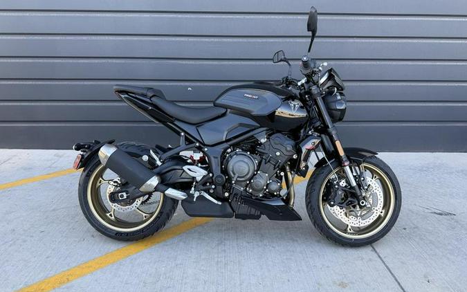 2026 Triumph Trident 800 Jet black