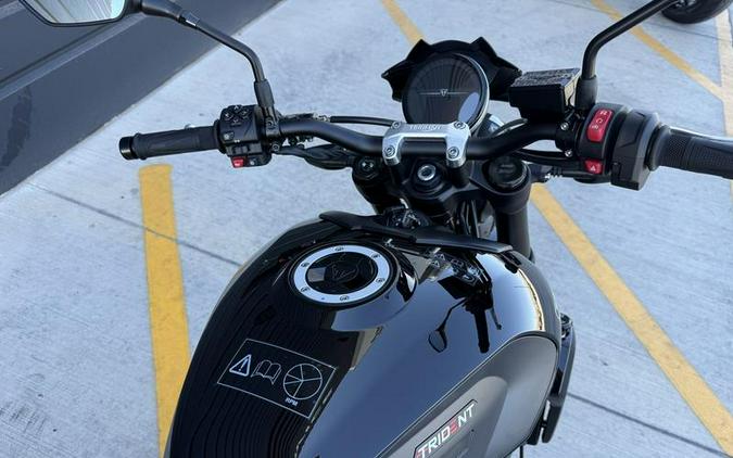 2026 Triumph Trident 800 Jet black