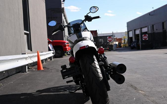 2024 Indian Motorcycle® Sport Chief Ghost White Metallic Smoke