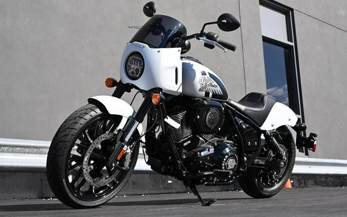 2024 Indian Motorcycle® Sport Chief Ghost White Metallic Smoke