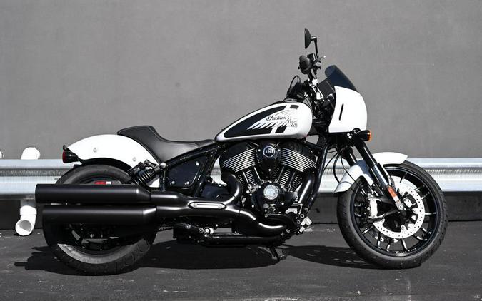 2024 Indian Motorcycle® Sport Chief Ghost White Metallic Smoke