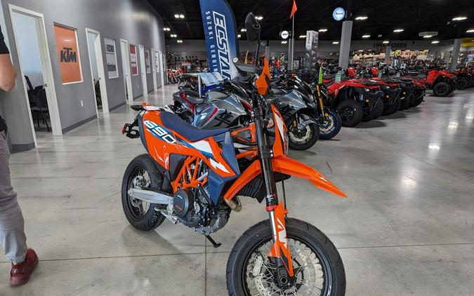 2024 KTM 690 SMC R