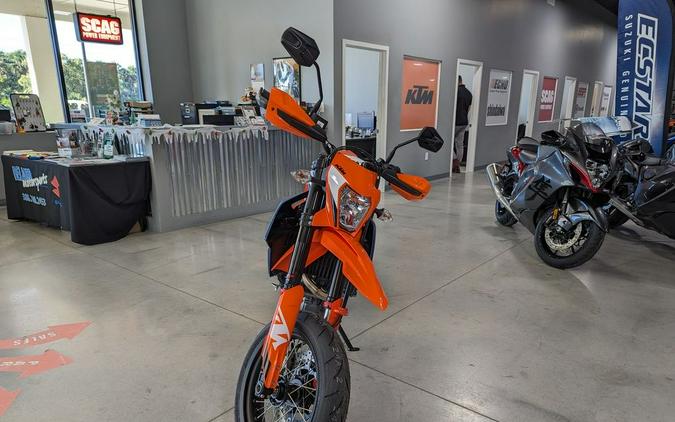 2024 KTM 690 SMC R