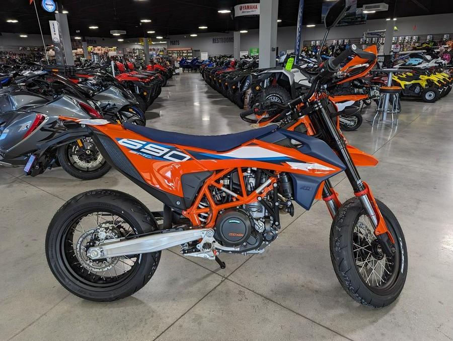 2024 KTM 690 SMC R