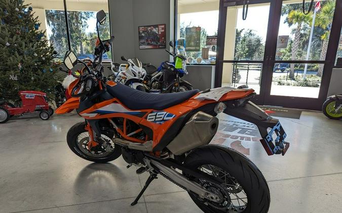 2024 KTM 690 SMC R