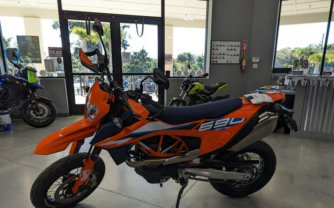 2024 KTM 690 SMC R