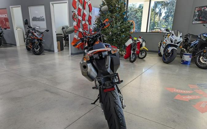 2024 KTM 690 SMC R