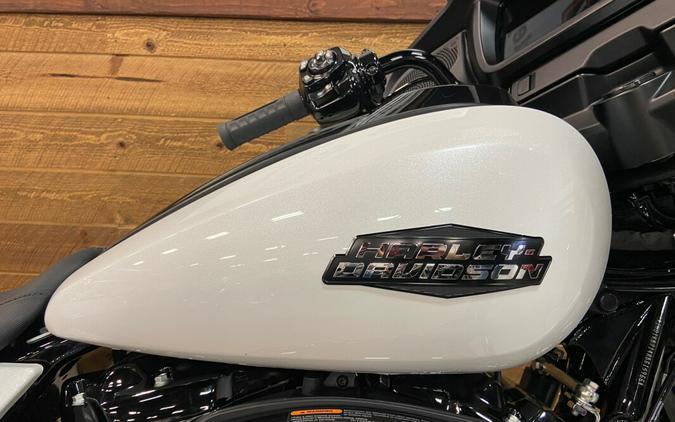 2024 Harley-Davidson Street Glide® White Onyx Pearl - Black Finish FLHX