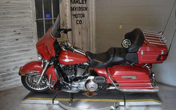 2011 Harley-Davidson® FLHTCU - Ultra Classic® Electra Glide®