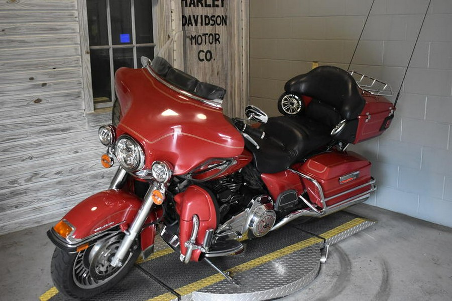 2011 Harley-Davidson® FLHTCU - Ultra Classic® Electra Glide®