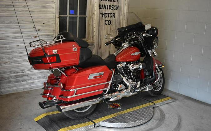 2011 Harley-Davidson® FLHTCU - Ultra Classic® Electra Glide®