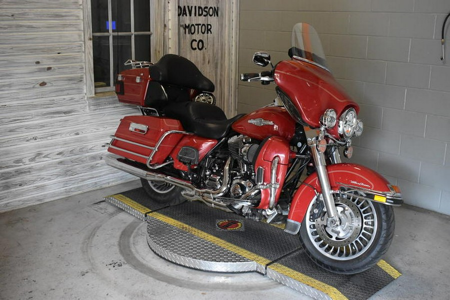 2011 Harley-Davidson® FLHTCU - Ultra Classic® Electra Glide®