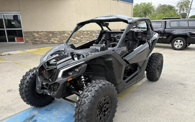 2026 Can-Am® Maverick X3 X ds Turbo RR Triple Black_4.5 in