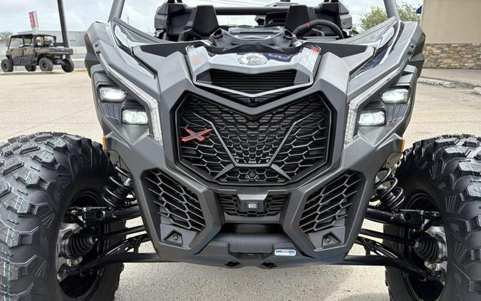 2026 Can-Am® Maverick X3 X ds Turbo RR Triple Black_4.5 in