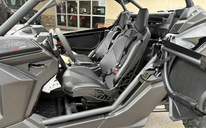 2026 Can-Am® Maverick X3 X ds Turbo RR Triple Black_4.5 in