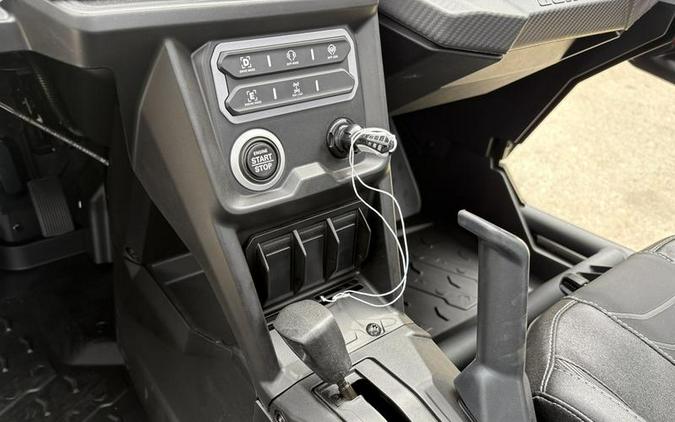 2026 Can-Am® Maverick X3 X ds Turbo RR Triple Black_4.5 in