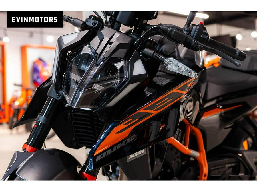 2026 KTM 390 DUKE