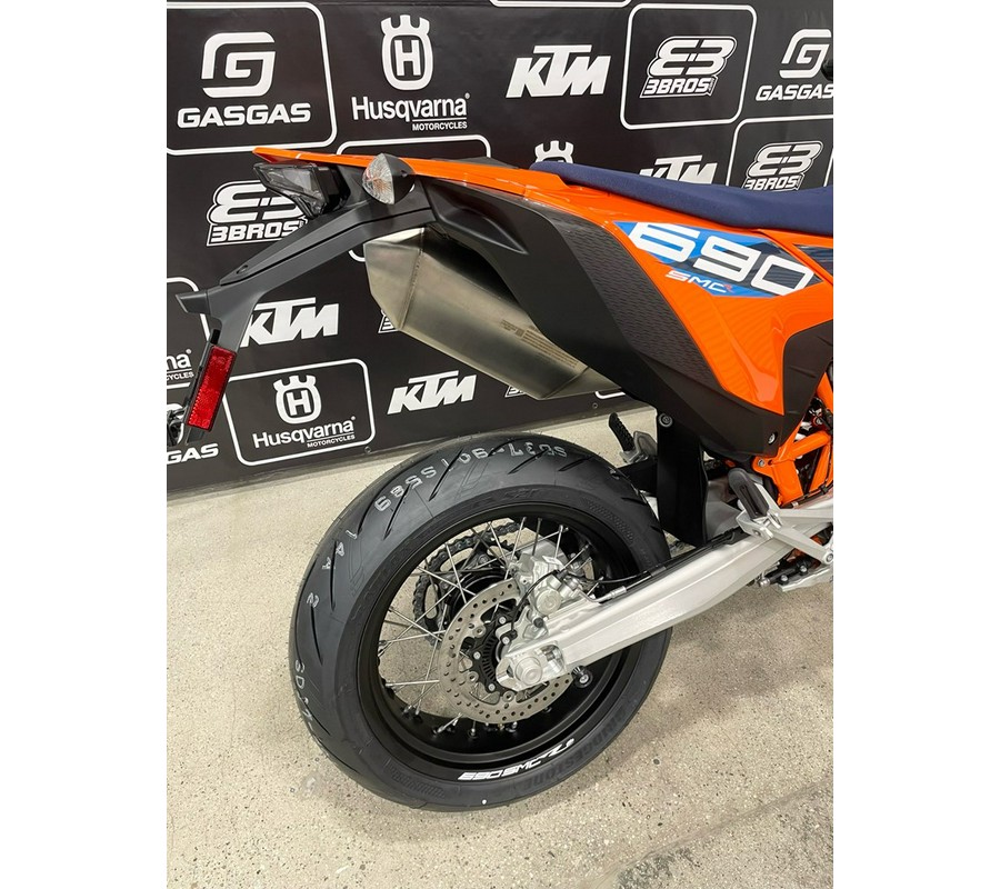 2023 KTM 690 SMC R