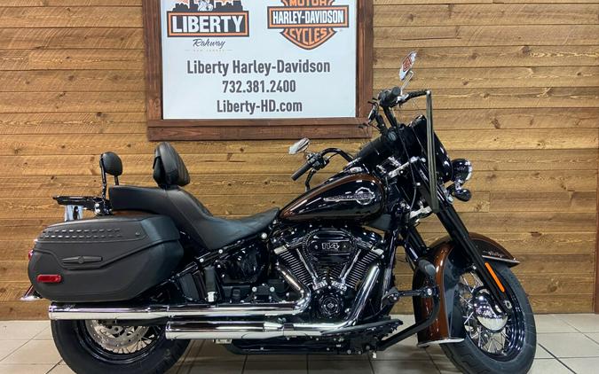 2019 Harley-Davidson® Heritage Classic 114 Rawhide/Vivid Black FLHCS