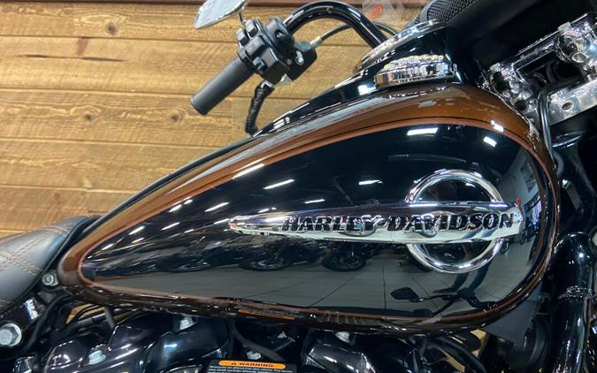 2019 Harley-Davidson® Heritage Classic 114 Rawhide/Vivid Black FLHCS