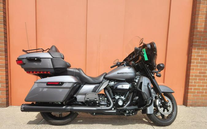 Harley-Davidson® Ultra Limited Gauntlet Gray Metallic/Vivid Black