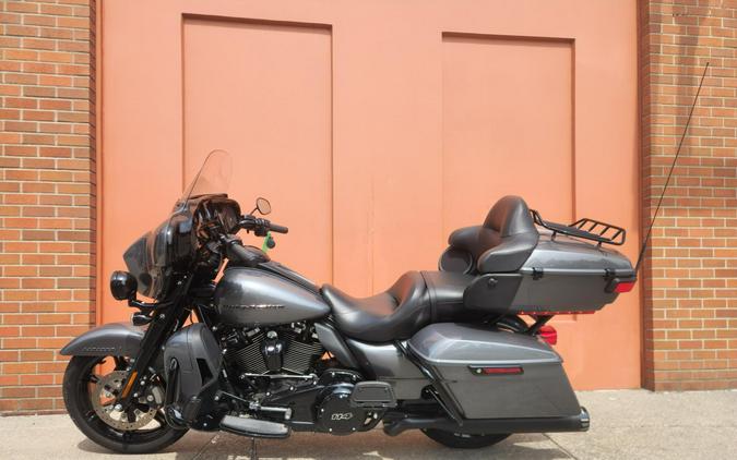 Harley-Davidson® Ultra Limited Gauntlet Gray Metallic/Vivid Black