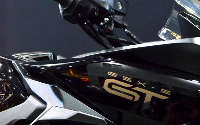 2024 Suzuki GSX-S1000GT+ Glass Sparkle Black