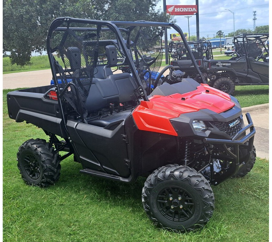 2026 PIONEER 700-2 DELUXE RED