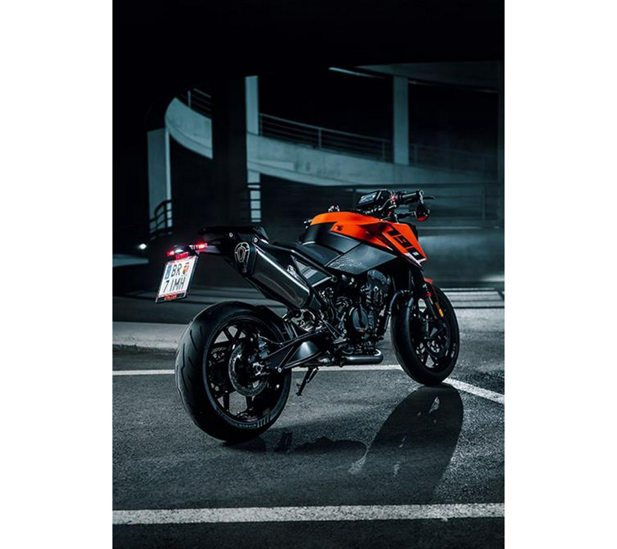 2027 KTM 790 Duke