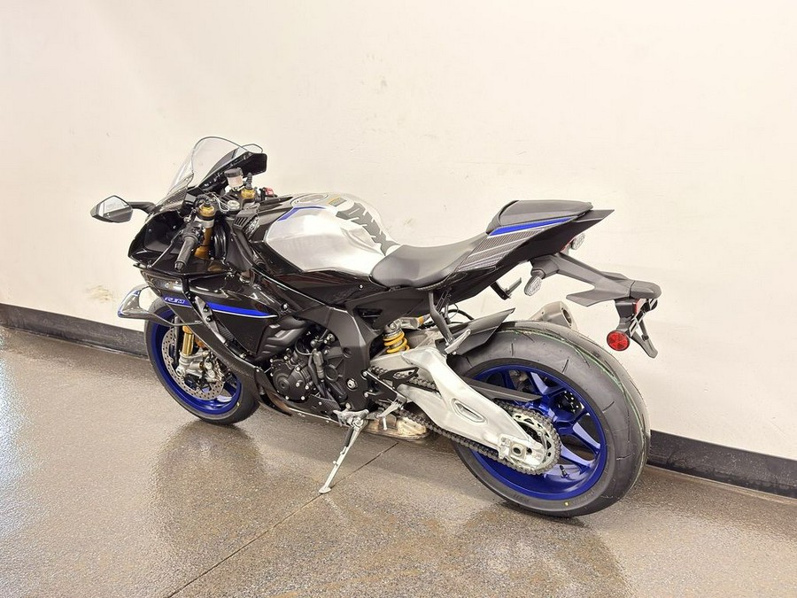 2025 Yamaha YZF-R1M