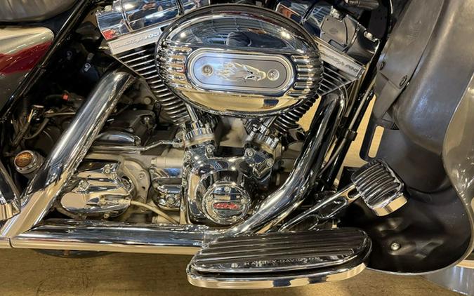 2006 Harley-Davidson FLHTCUSE - Ultra Classic Electra Glide Screamin'