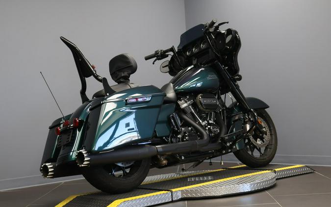 2021 Harley-Davidson® Street Glide® Special Snake Venom - Black Finish