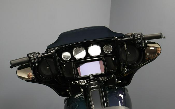 2021 Harley-Davidson® Street Glide® Special Snake Venom - Black Finish