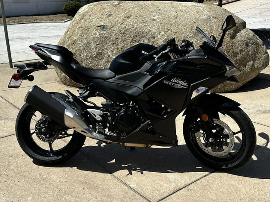2026 Kawasaki Ninja 500 Metallic Flat Spark Black