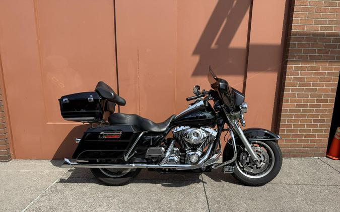 Harley-Davidson® Road King® Vivid Black