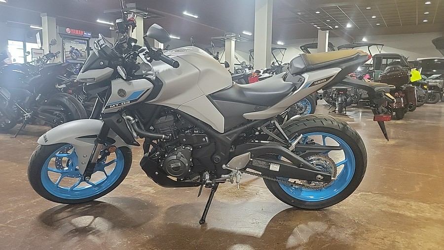 2025 Yamaha MT 03 CA