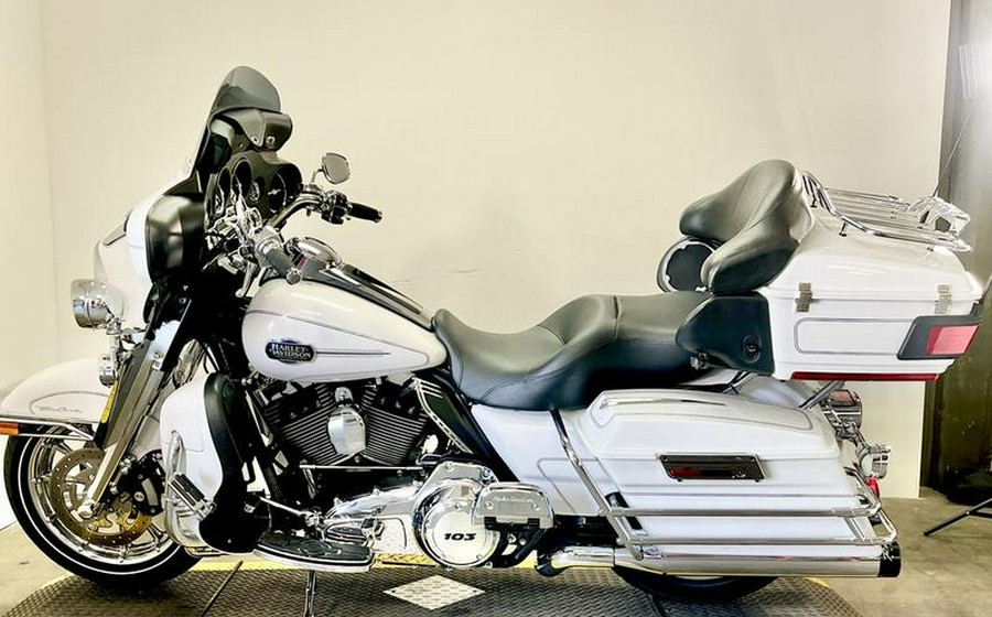 2013 Harley-Davidson® FLHTCU - Electra Glide® Ultra Classic®