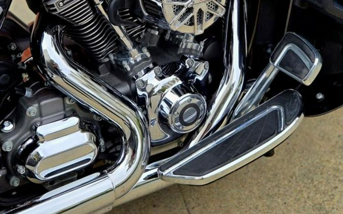 2015 Harley-Davidson® FLHXSE - CVO™ Street Glide®