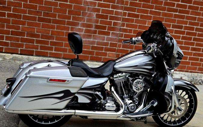 2015 Harley-Davidson® FLHXSE - CVO™ Street Glide®
