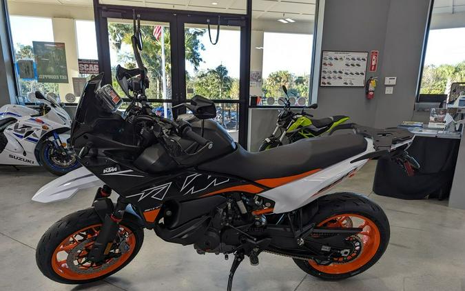 2024 KTM 890 SMT