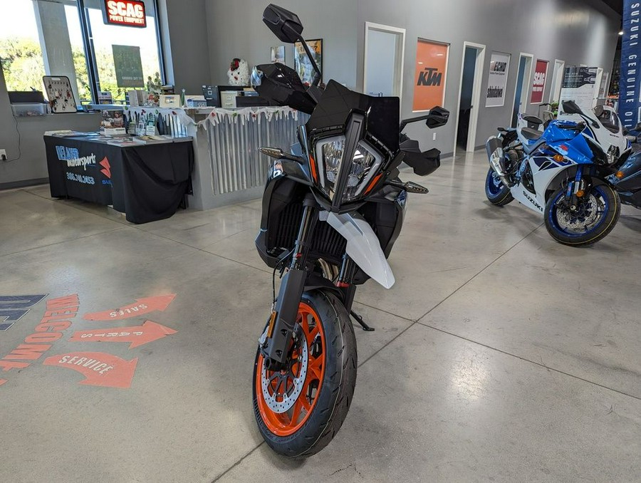 2024 KTM 890 SMT