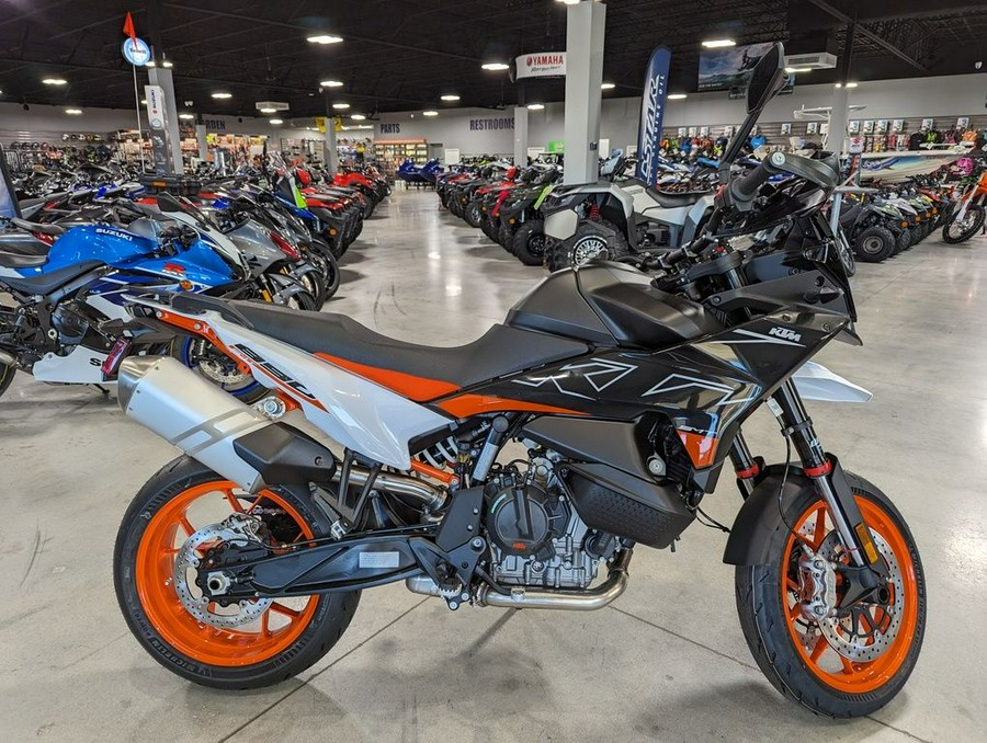 2024 KTM 890 SMT