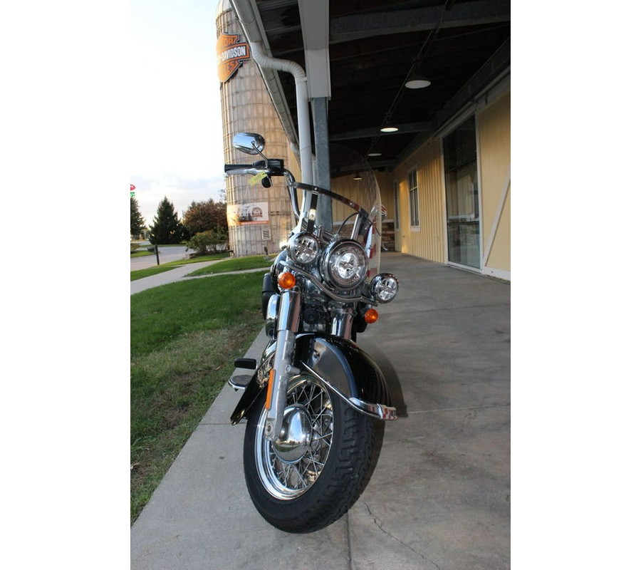 2021 Harley-Davidson® FLHC - Heritage Classic