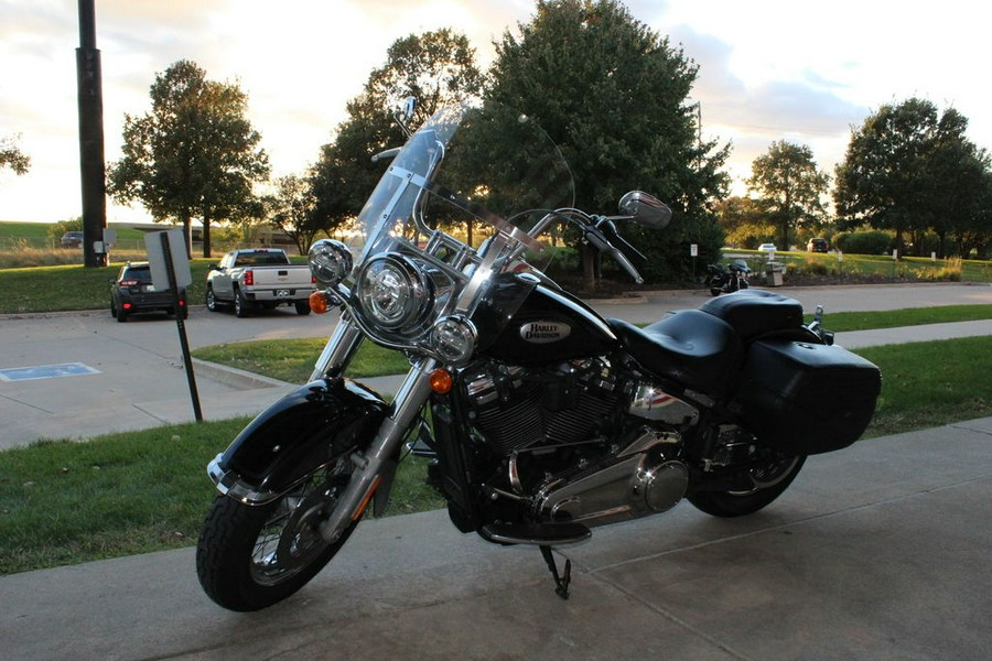2021 Harley-Davidson® FLHC - Heritage Classic