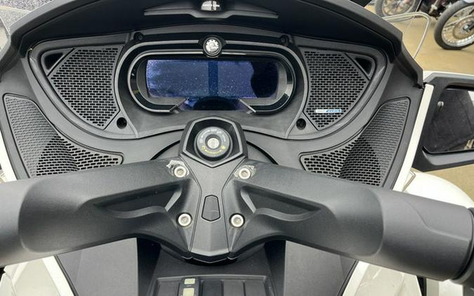 2018 Can-Am Spyder RT 6-Speed Semi-Automatic With Reverse (SE