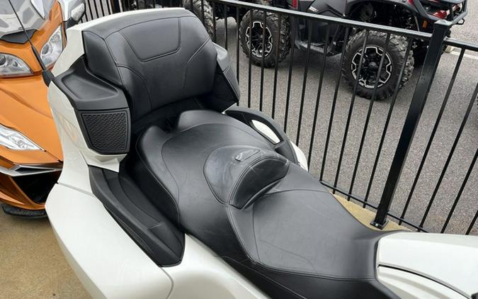 2018 Can-Am Spyder RT 6-Speed Semi-Automatic With Reverse (SE