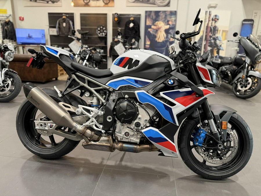 2026 BMW M 1000 R