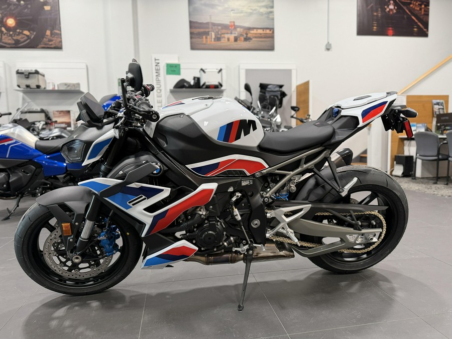 2026 BMW M 1000 R