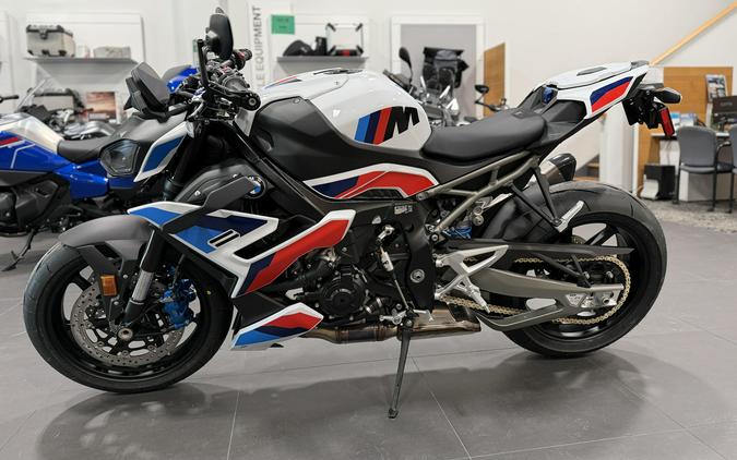 2026 BMW M 1000 R