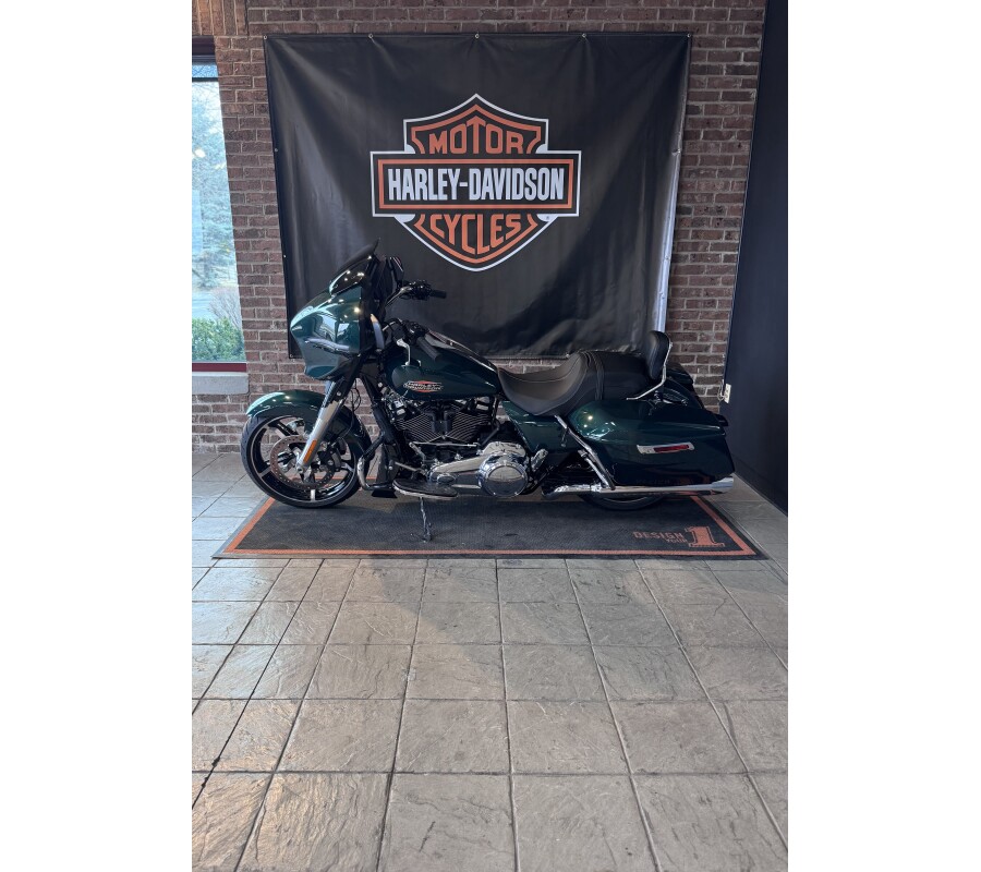 2024 Harley-Davidson Street Glide FLHX Alpine Green